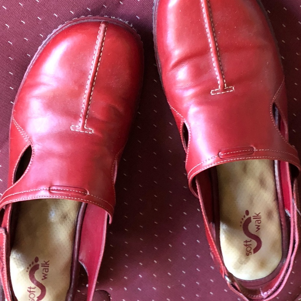 SOFT WALK Leather walking shoes